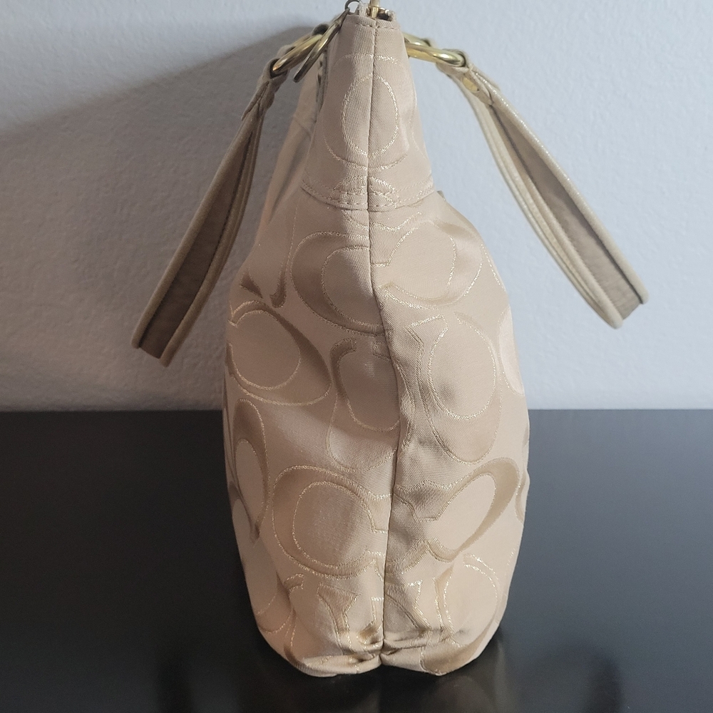 Coach Poppy Lurex Glam Signature Shoulder bag/Tote - Picture 9 of 16